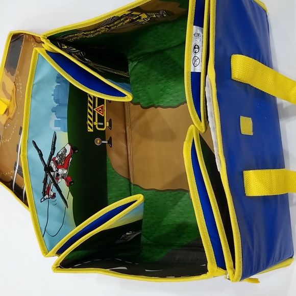 LEGO City Zip Bin - Storage / Toy Box and Play Mat - Picture 6 of 7